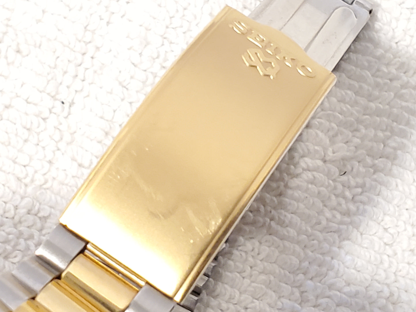 Vintage Seiko SQ Mens Day Date Quartz Watch Gold Tone Two Jewels Stainless Steel