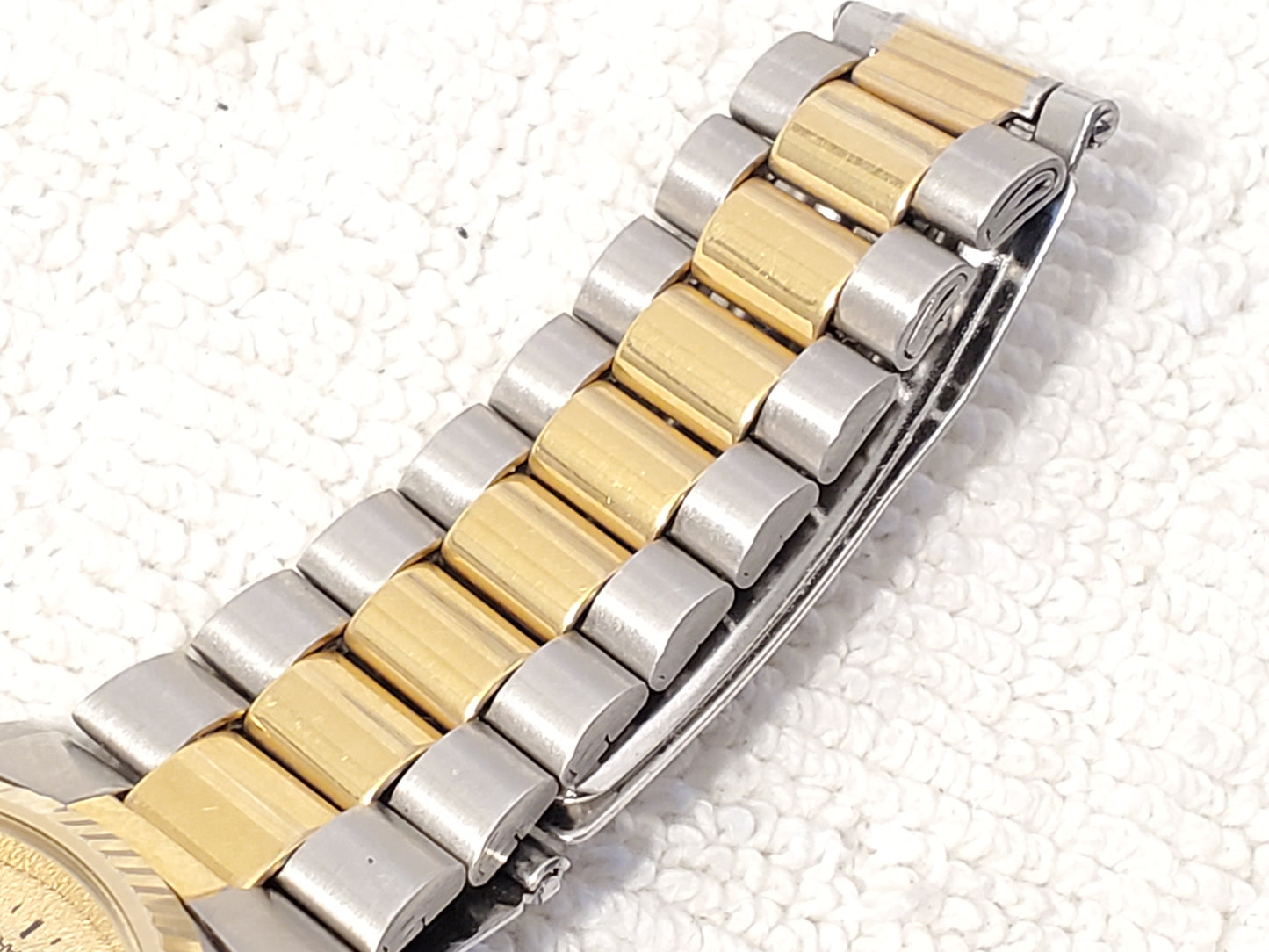 Vintage Seiko SQ Mens Day Date Quartz Watch Gold Tone Two Jewels Stainless Steel