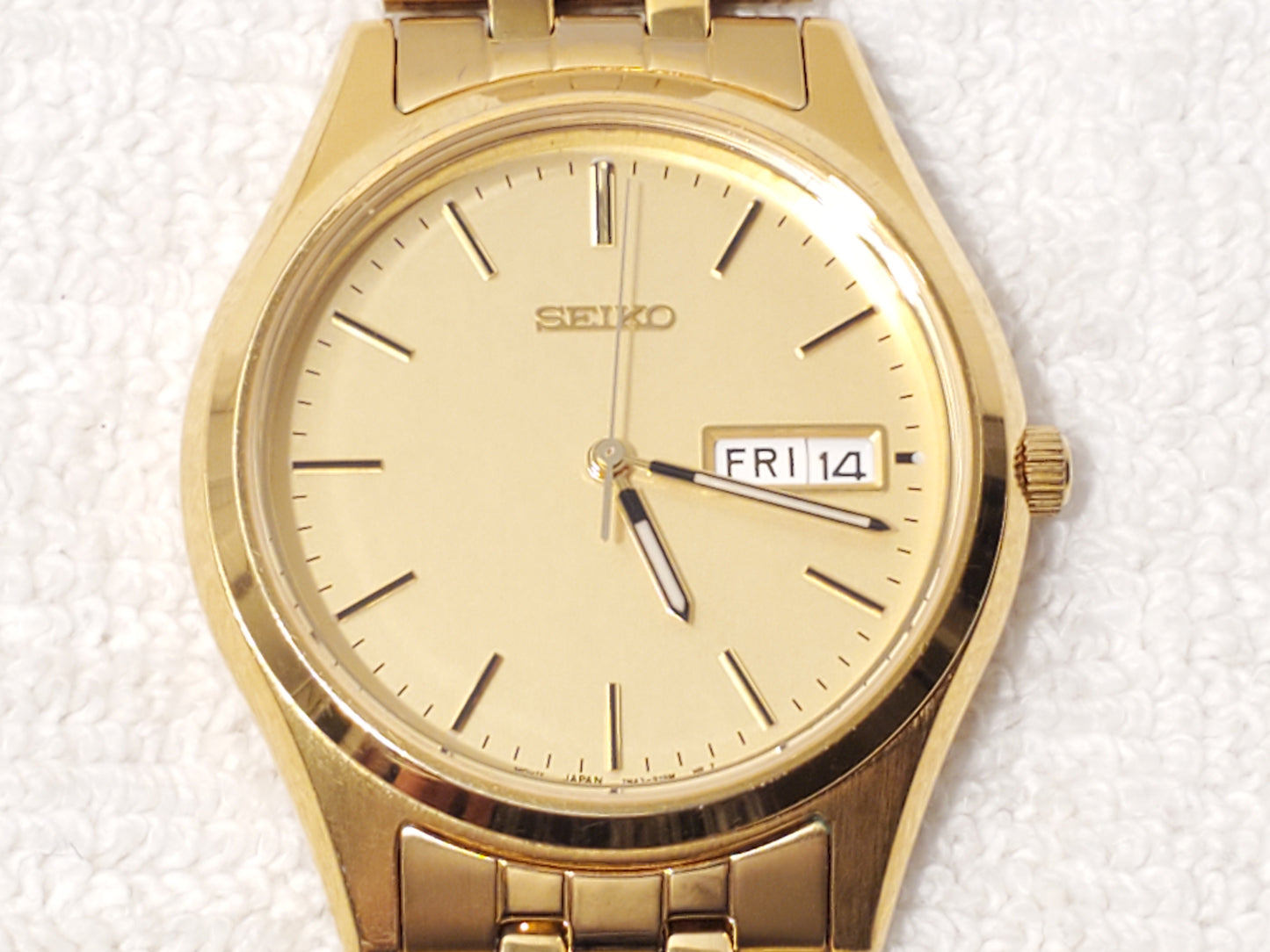 Vintage Seiko Men's Gold Tone Day Date Quartz Watch One Jewel Stainless Steel