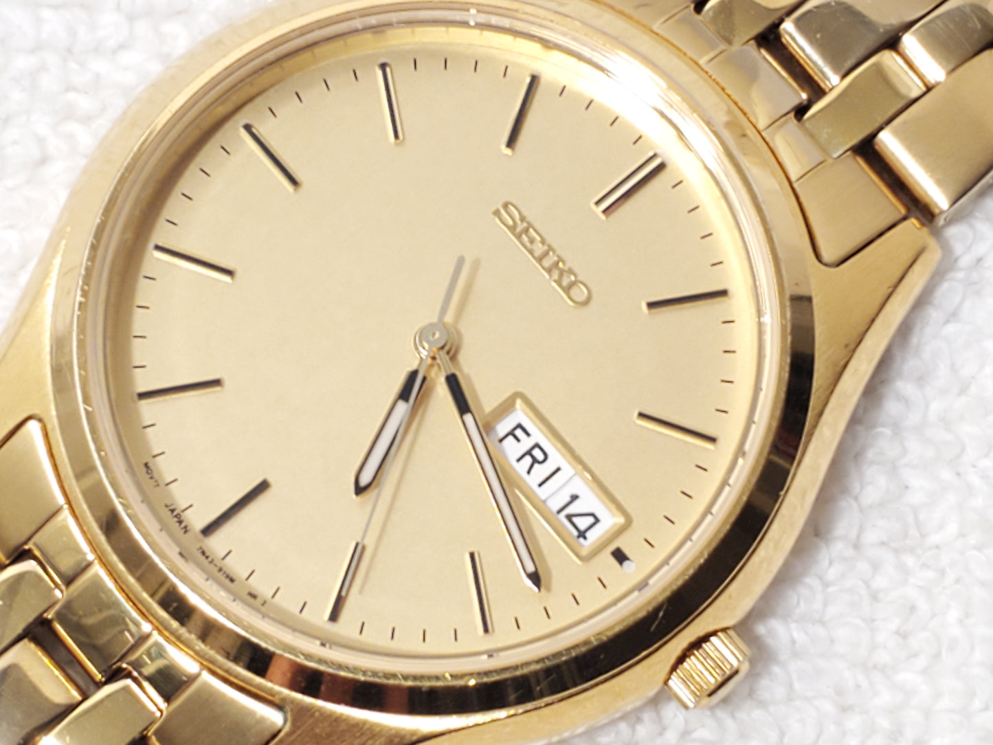 Vintage Seiko Men's Gold Tone Day Date Quartz Watch One Jewel Stainless Steel