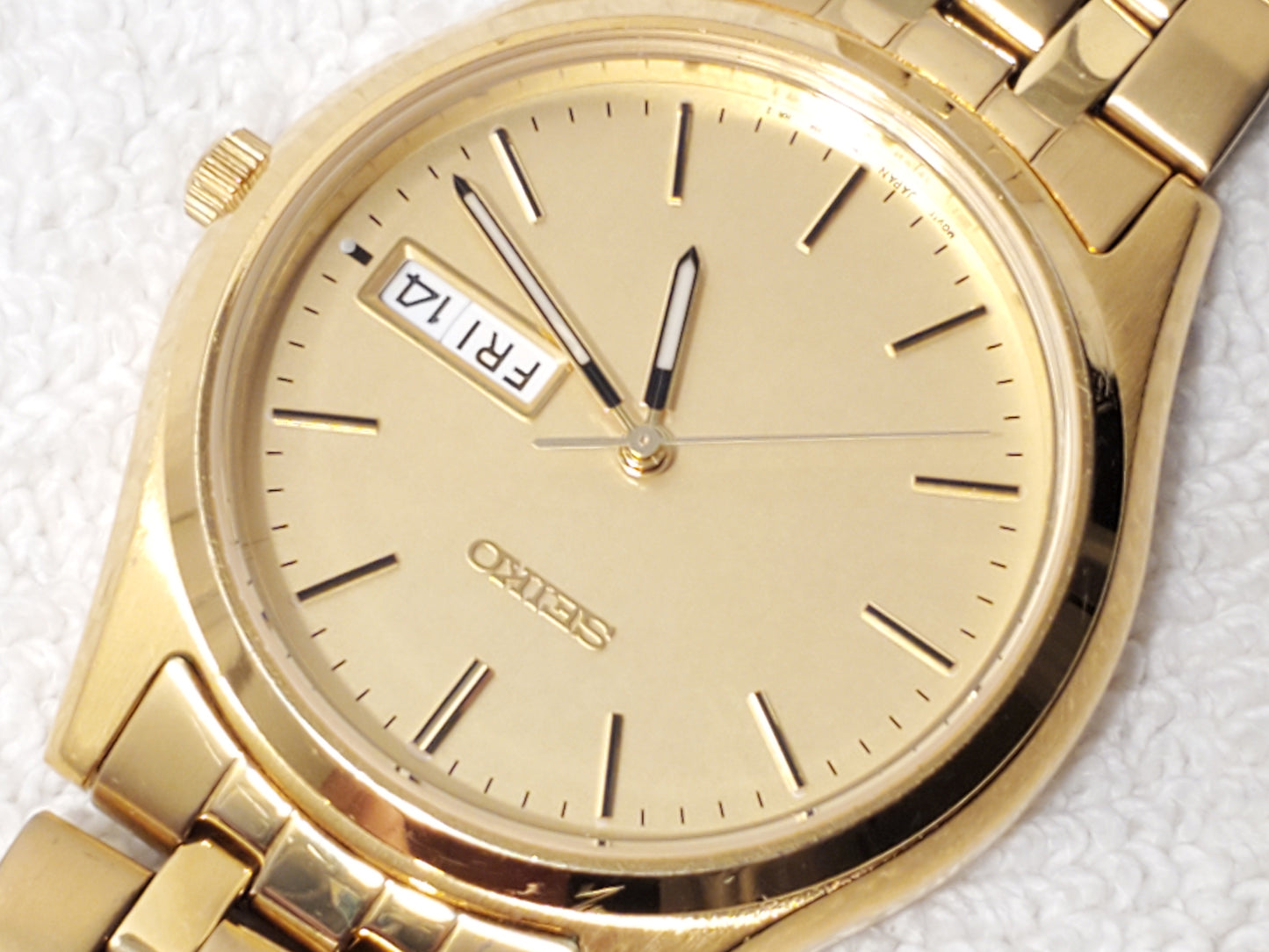 Vintage Seiko Men's Gold Tone Day Date Quartz Watch One Jewel Stainless Steel