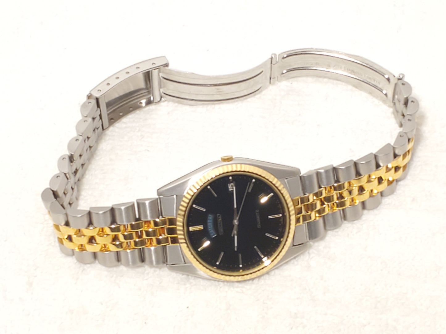 Vintage Seiko Men's Presidential Day Date Gold Tone Watch 1 Jewel Black Dial SS
