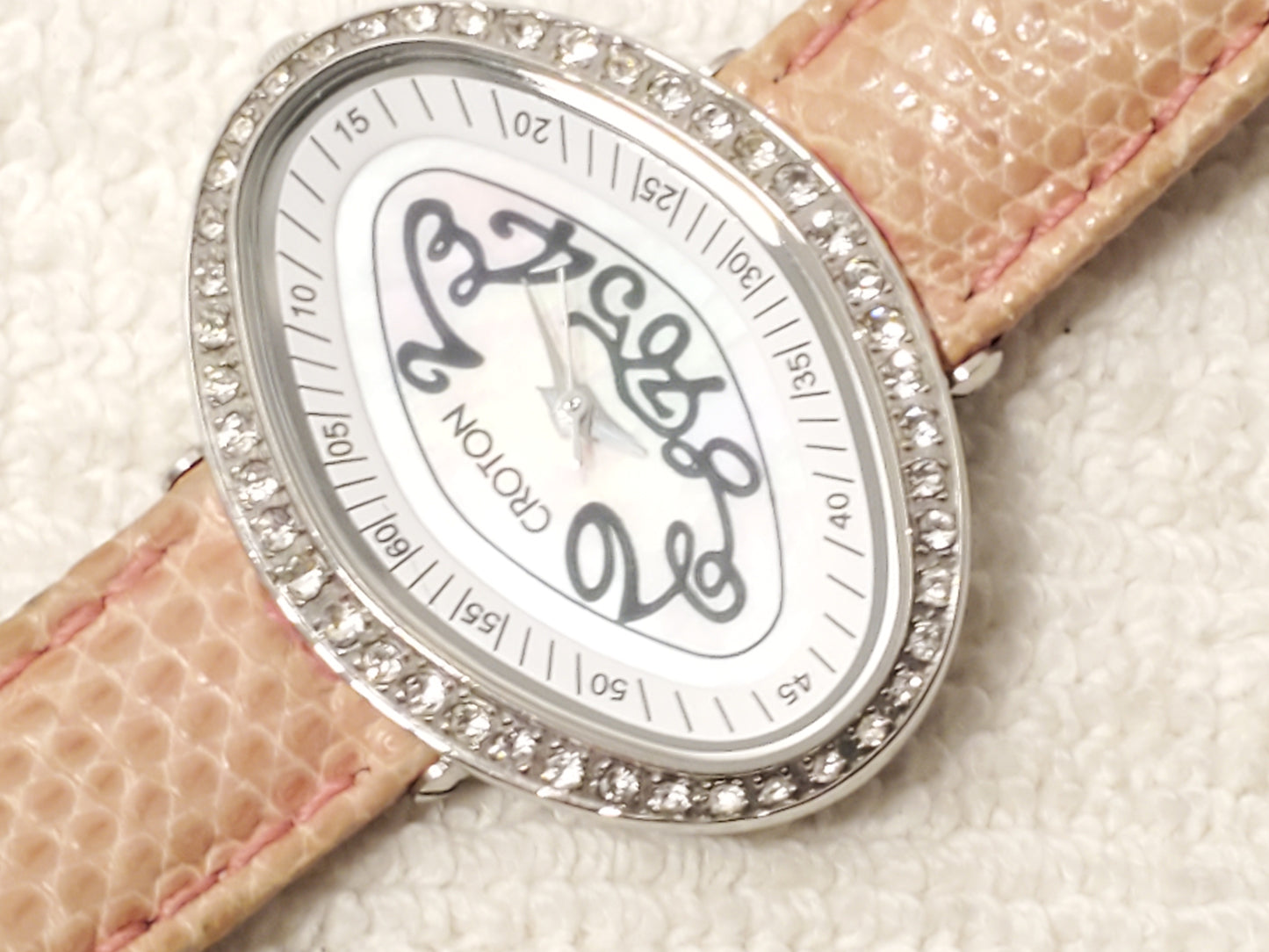 Vintage Croton Women's 24 Diamonds Bezel Watch Pink Genuine Lizard Mother Pearl