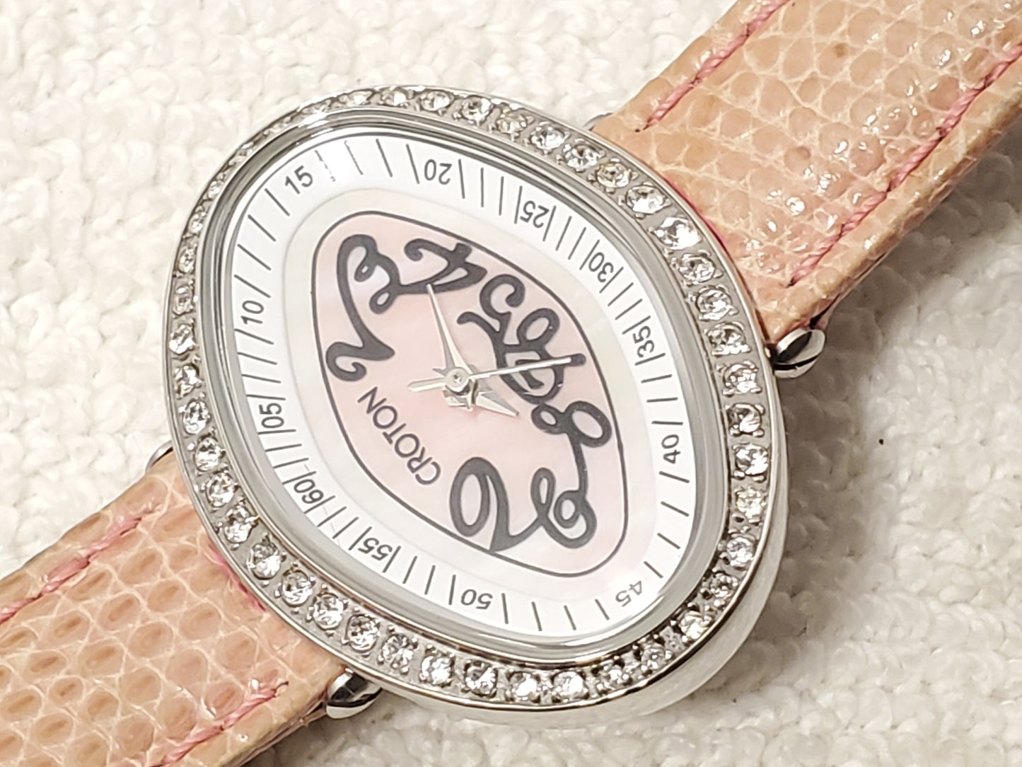 Vintage Croton Women's 24 Diamonds Bezel Watch Pink Genuine Lizard Mother Pearl