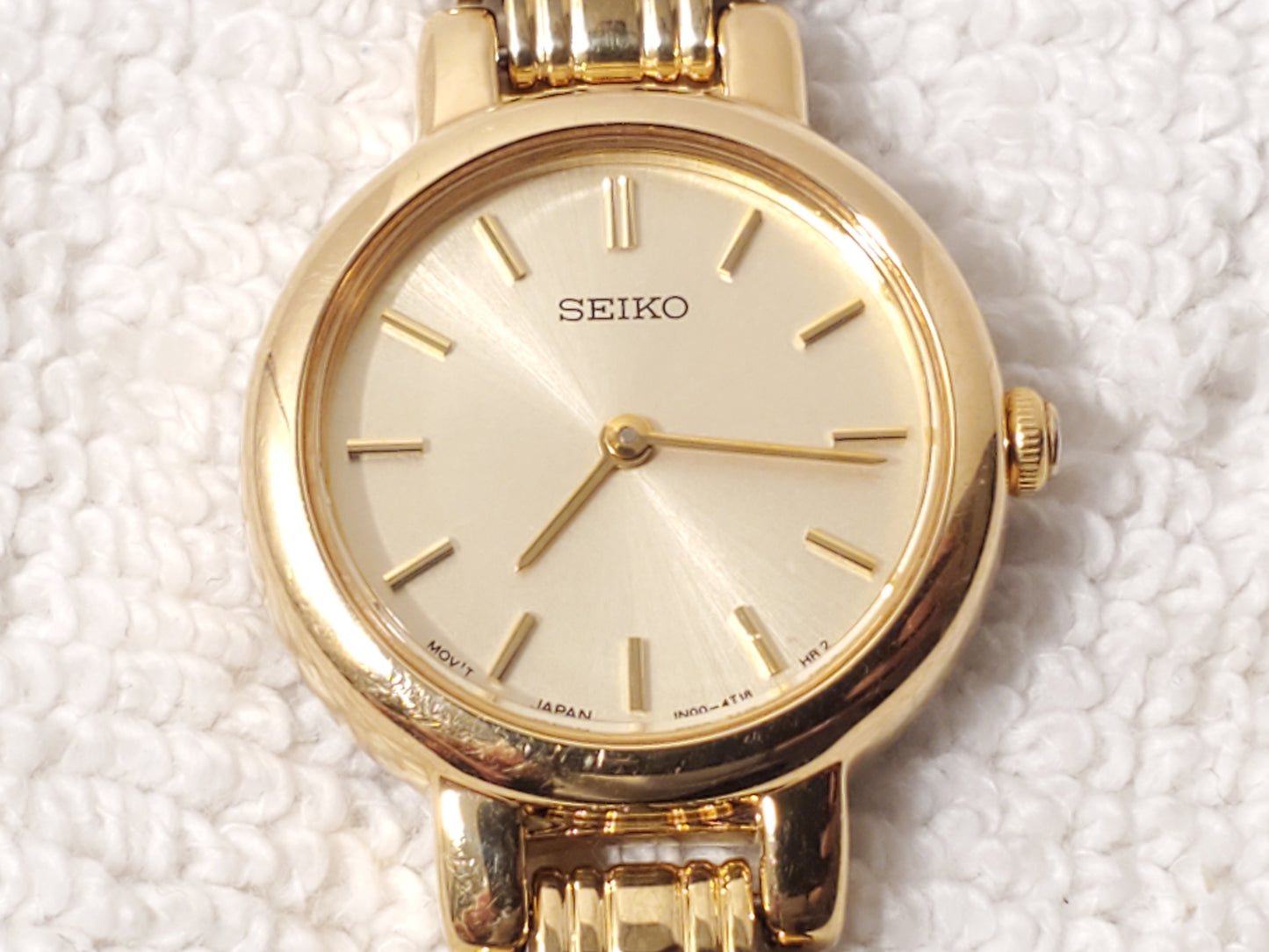 Vintage Seiko Women Gold Tone Stainless Steel Petite Quartz Watch Champagne Dial