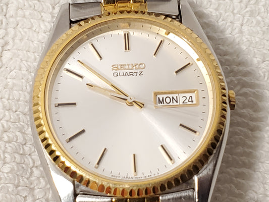 Vintage Seiko Men's Presidential Day Date Gold Tone Silver Dial Watch 1 Jewel SS