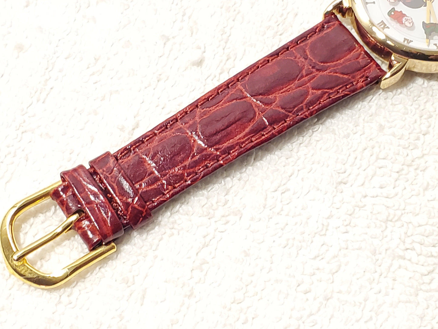 Vintage Snow White Seven Dwarfs Womens Gold Tone Watch Red Leather Strap 1 Jewel