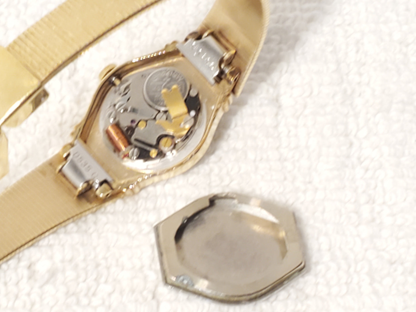 Vintage Seiko Women's Petite Gold Plated Quartz Watch Two Jewels Silver Dial