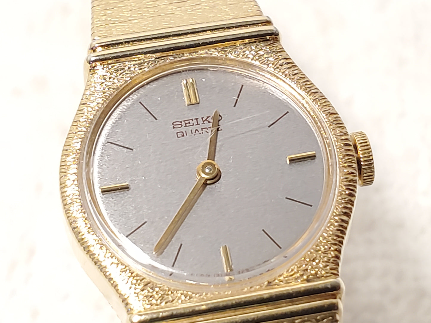 Vintage Seiko Women's Petite Gold Plated Quartz Watch Two Jewels Silver Dial