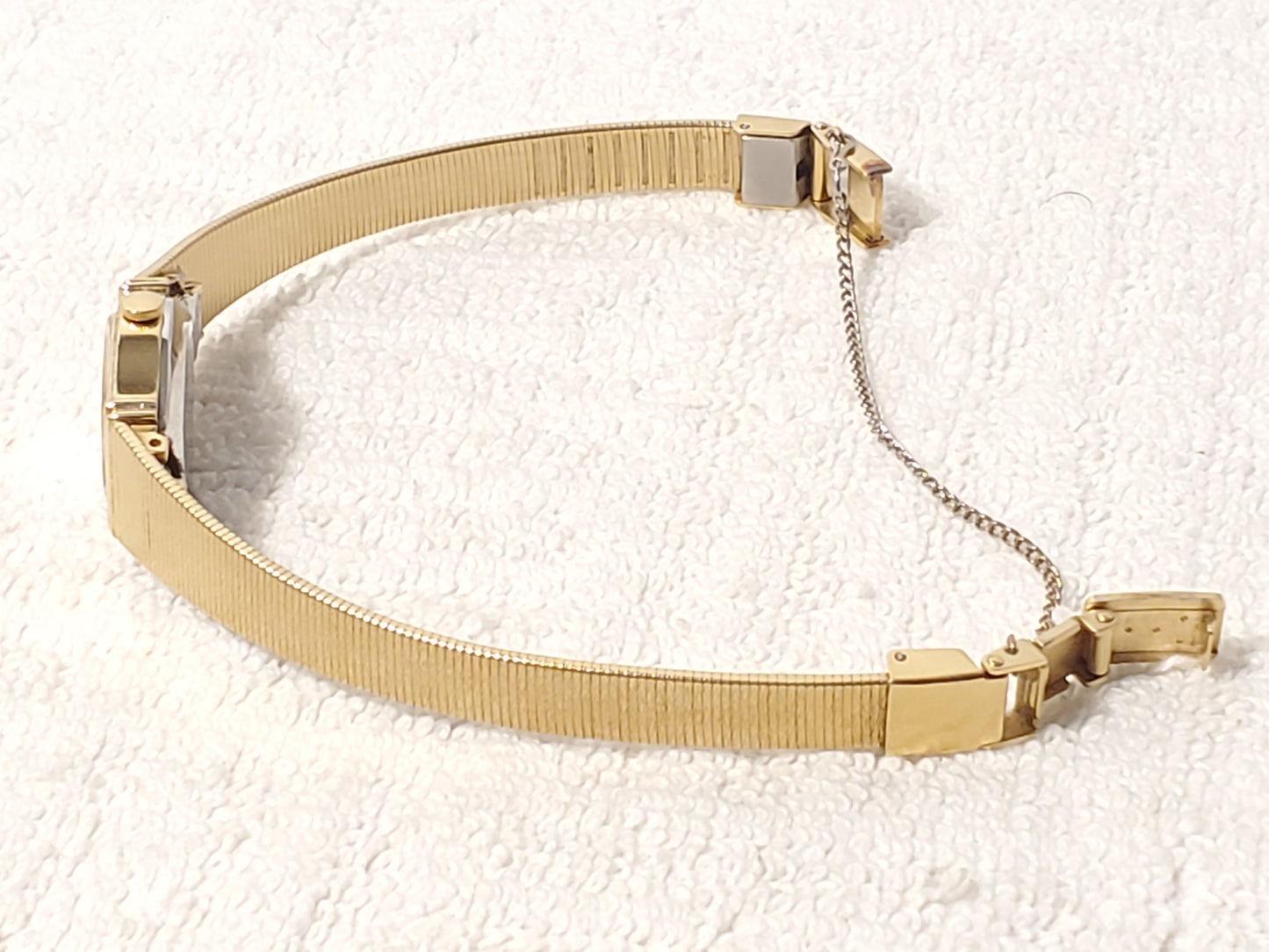 Vintage Seiko Women's Petite Gold Plated Quartz Watch Two Jewels Silver Dial