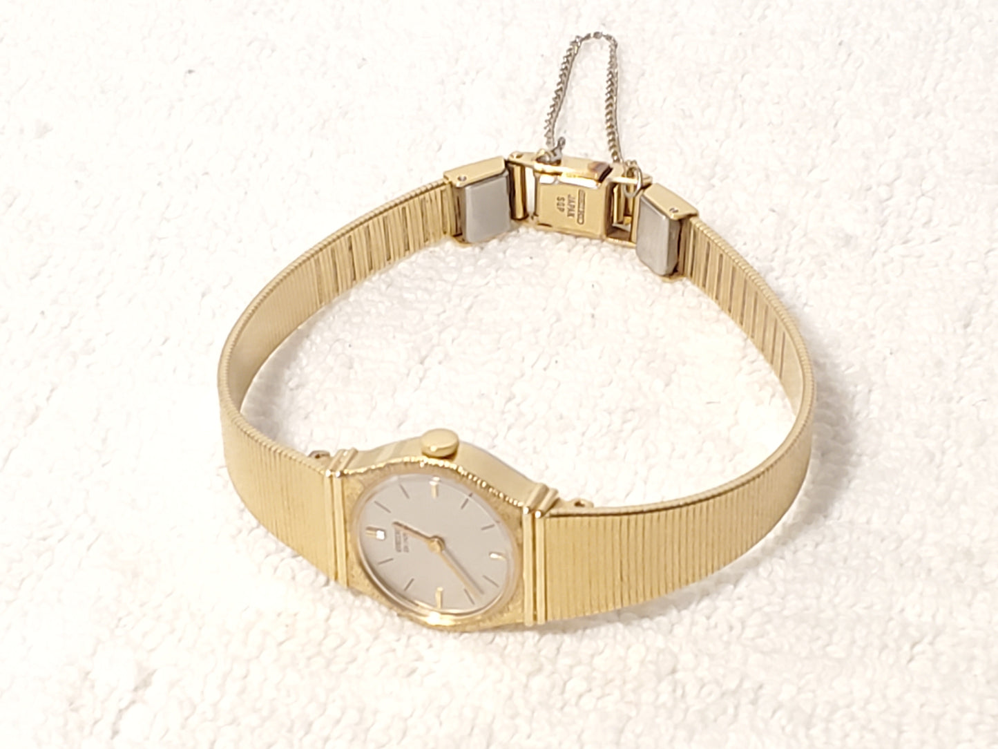 Vintage Seiko Women's Petite Gold Plated Quartz Watch Two Jewels Silver Dial