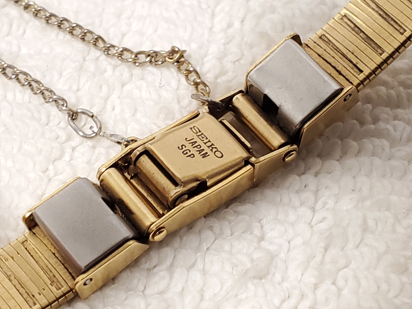Vintage Seiko Women's Petite Gold Plated Quartz Watch Two Jewels Silver Dial