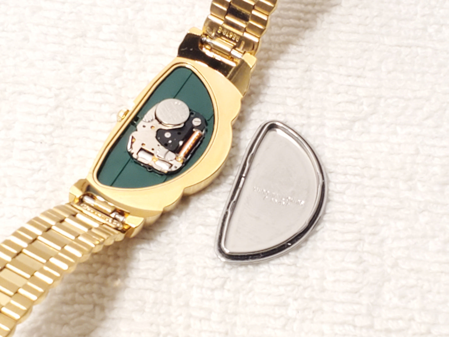 Vintage Seiko Half Moon Women's Gold Tone Watch Black Mother Pearl Dial S Steel
