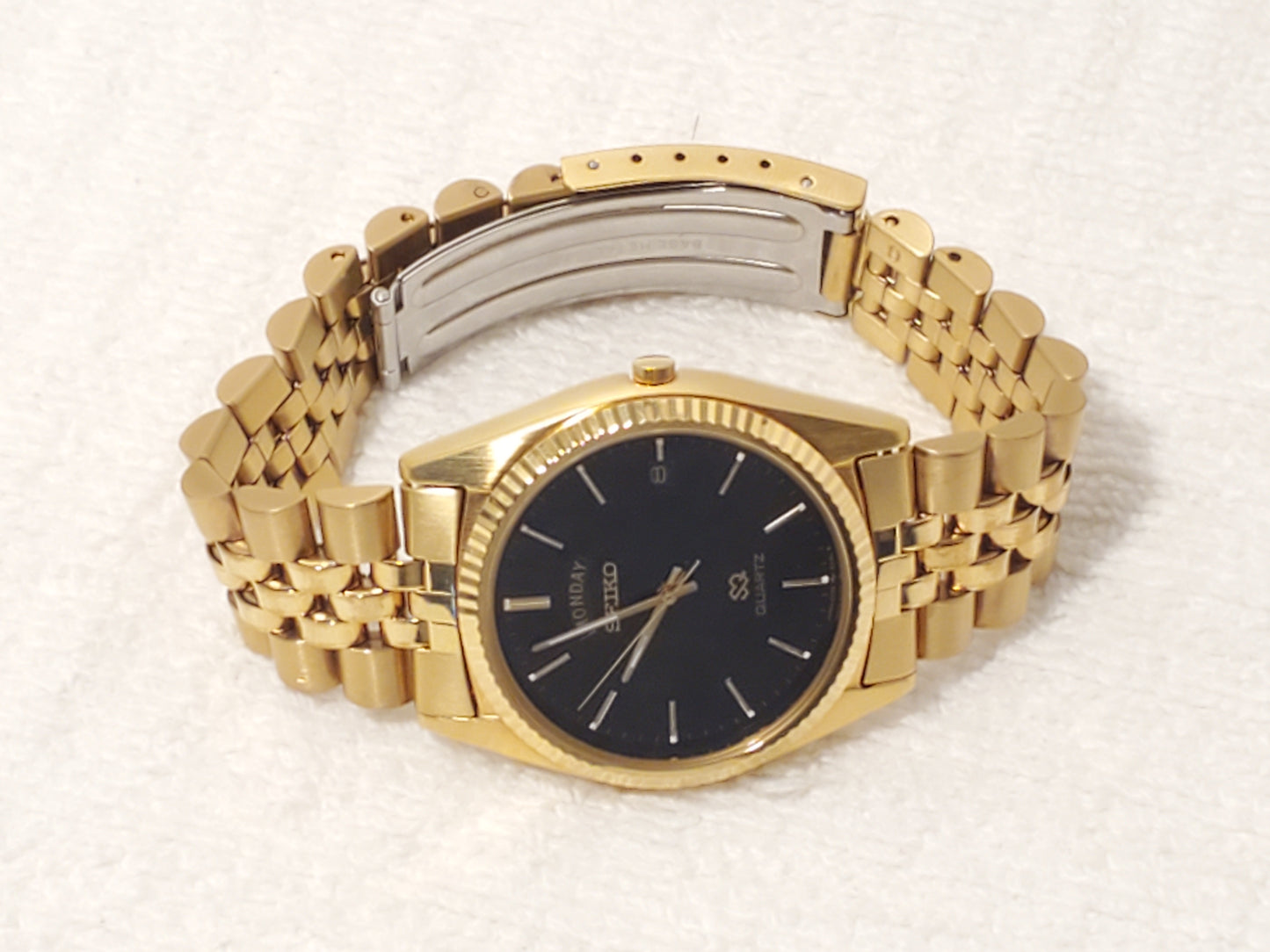 Vintage Seiko SQ Men Presidential Day Date Gold Tone Watch 1 Jewel Black Dial SS