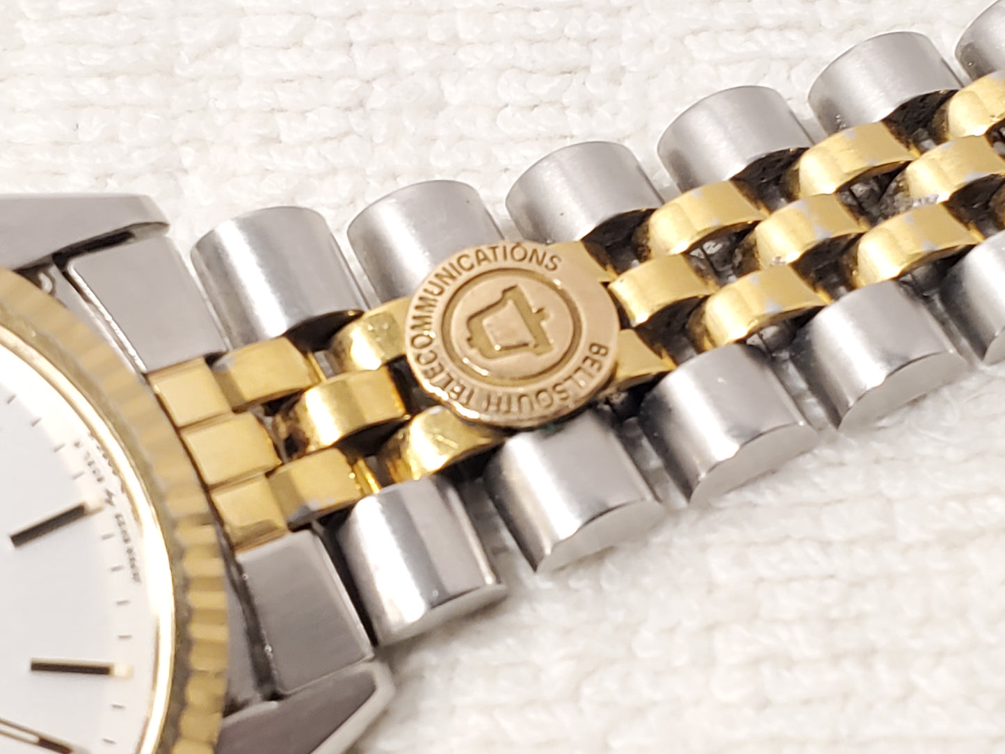 Vintage Seiko SQ Men's Day Date Gold Tone Watch Three Jewels Silver Dial S Steel