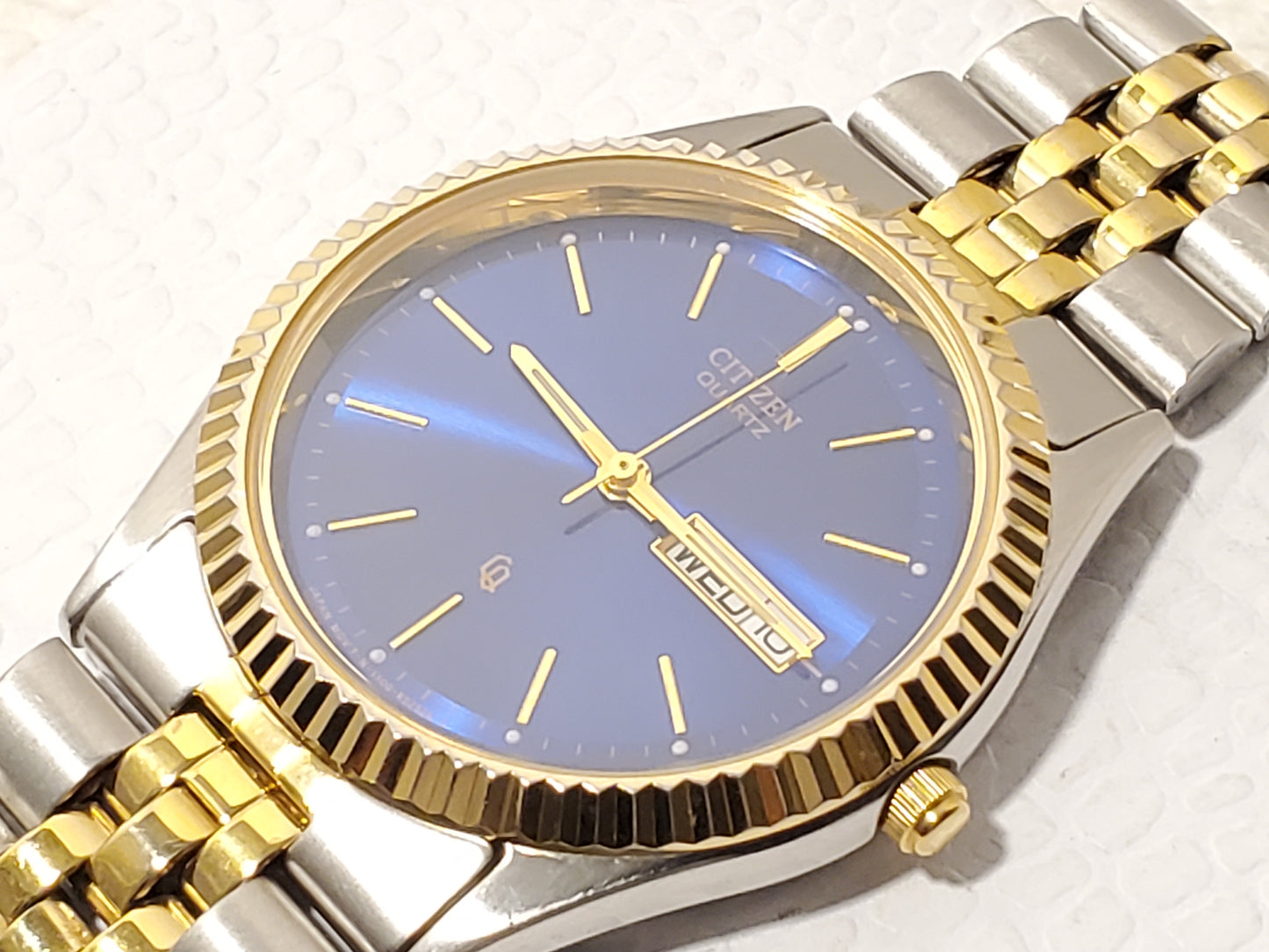 Vintage Citizen CQ Men's Day Date Presidential Watch Gold Tone Blue Dial S Steel