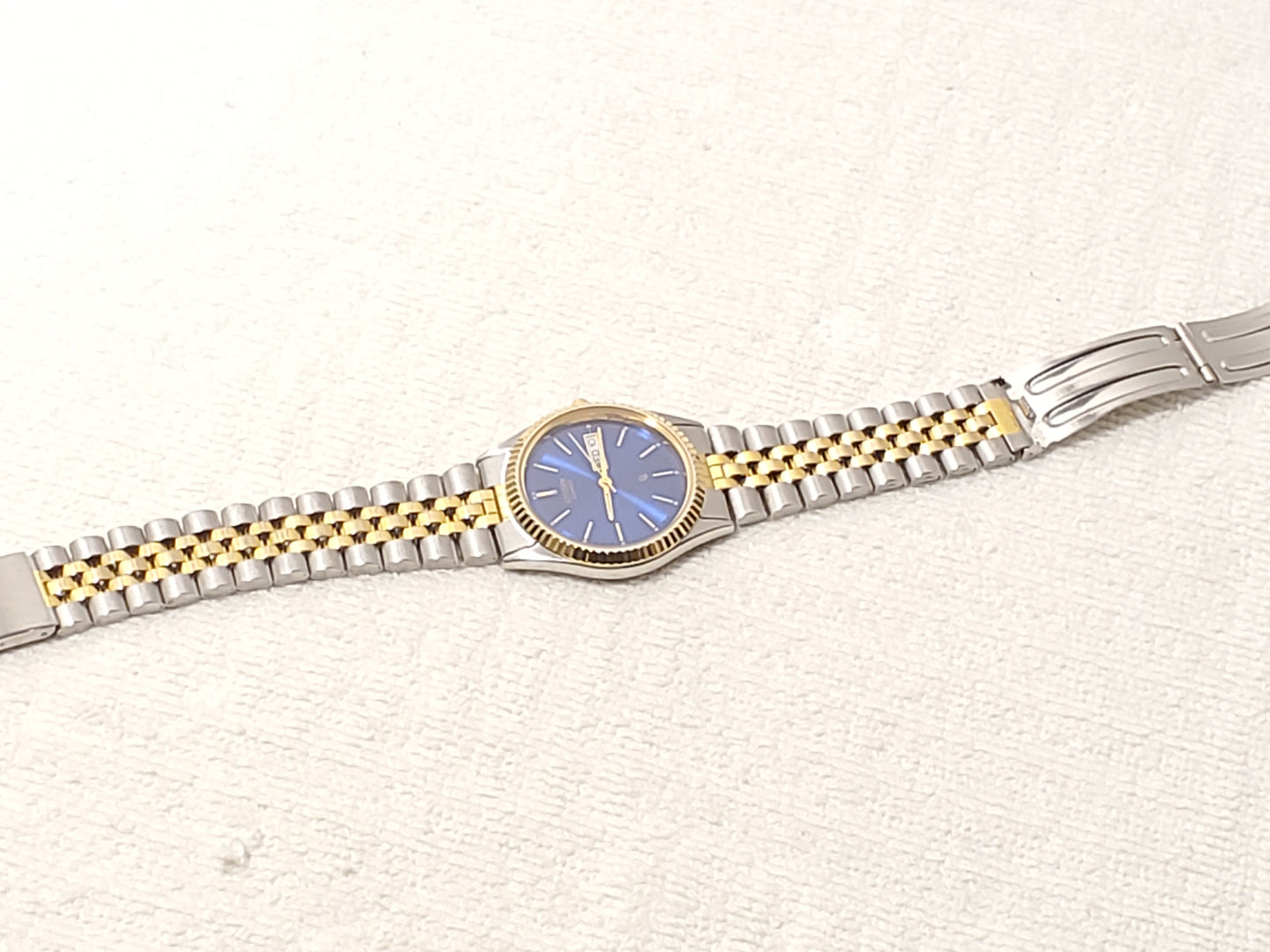 Vintage Citizen CQ Men's Day Date Presidential Watch Gold Tone Blue Dial S Steel