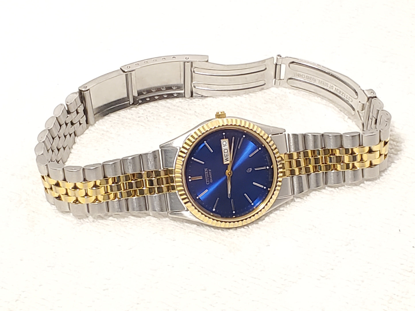 Vintage Citizen CQ Men's Day Date Presidential Watch Gold Tone Blue Dial S Steel