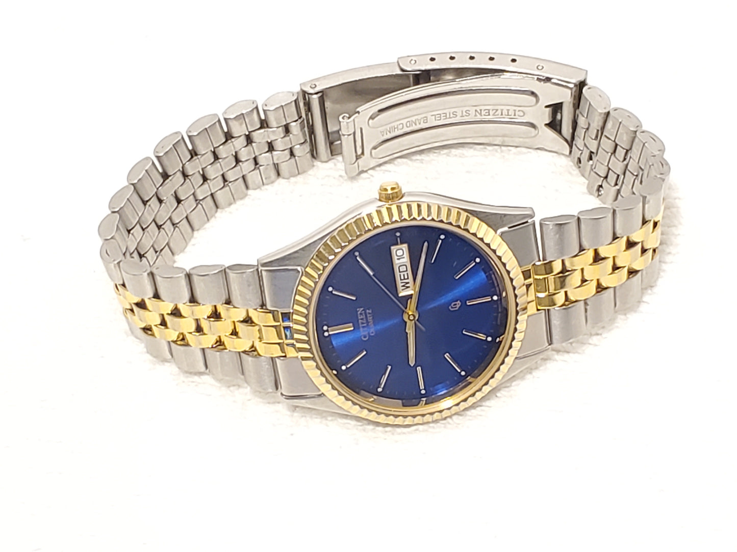 Vintage Citizen CQ Men's Day Date Presidential Watch Gold Tone Blue Dial S Steel