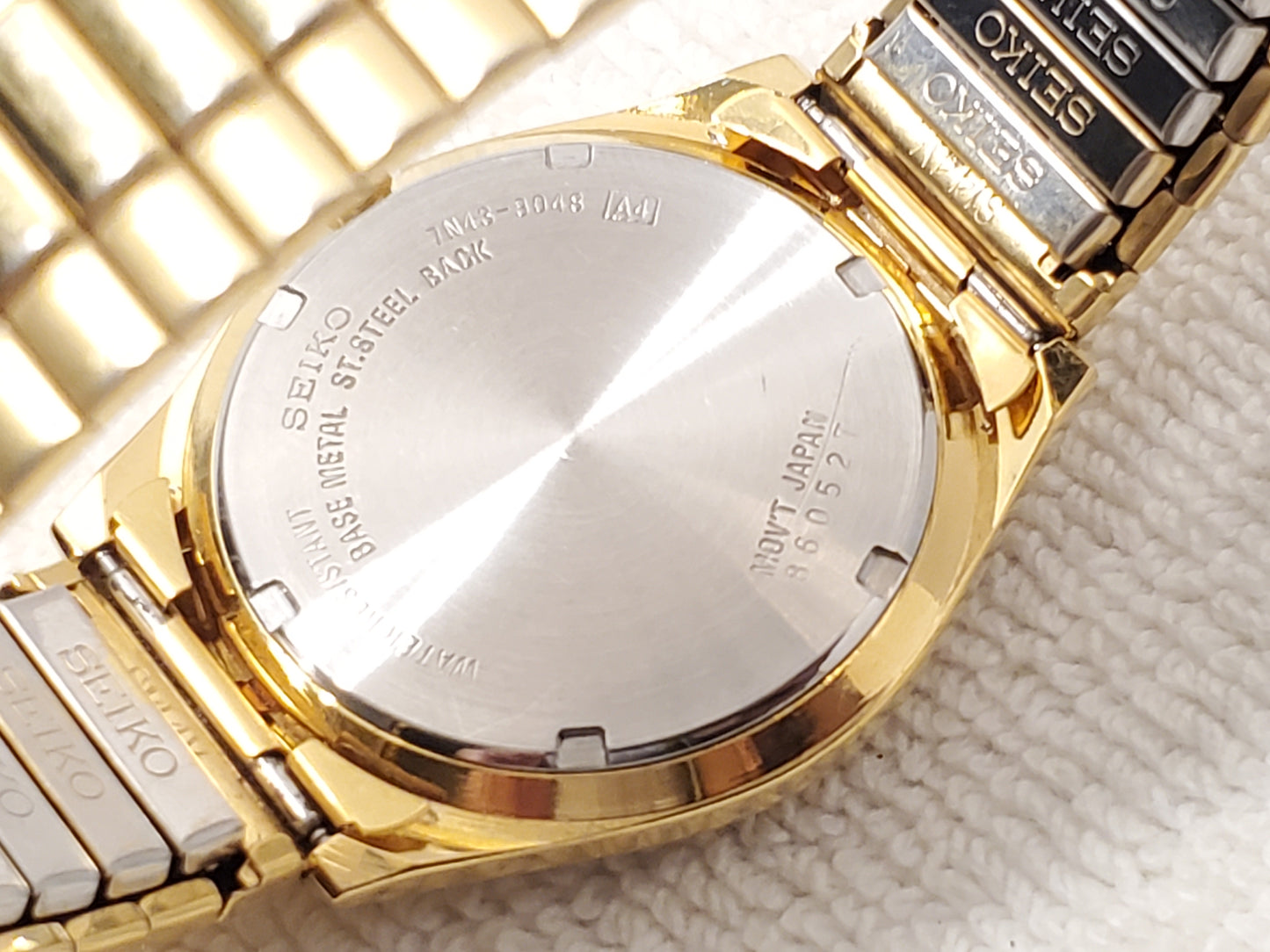 Vintage Seiko Men's Day Date Gold Tone Watch One Jewel Black Dial Flex Band SS