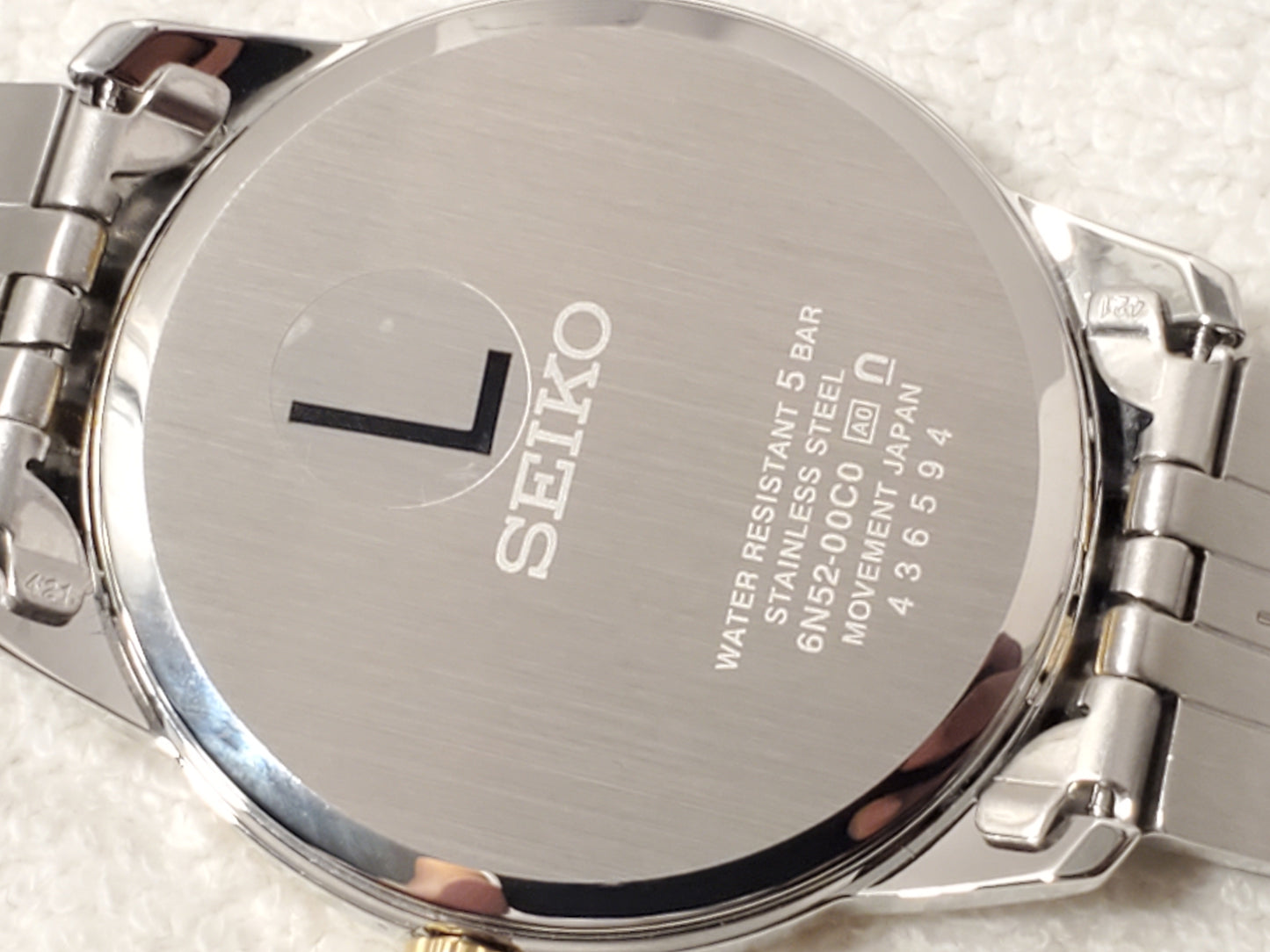 Seiko Men's Date Gold Tone Stainless Steel Quartz Watch Silver Dial WR 50 Meters