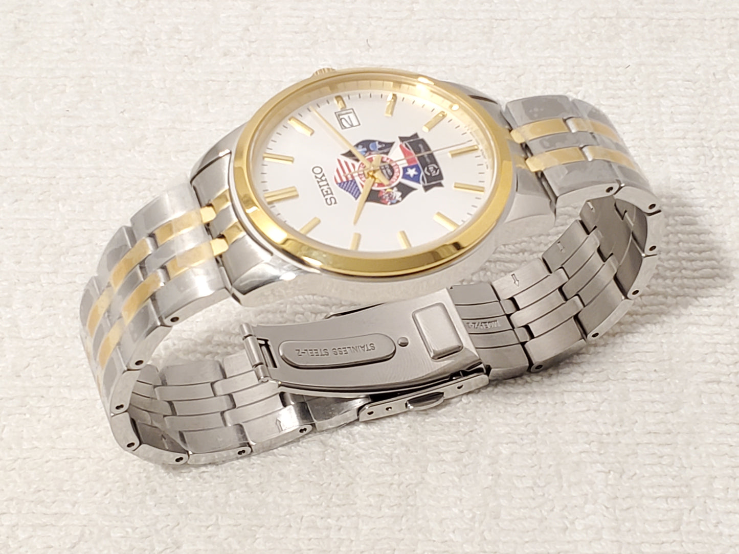 Seiko Men's Date Gold Tone Stainless Steel Quartz Watch Silver Dial WR 50 Meters