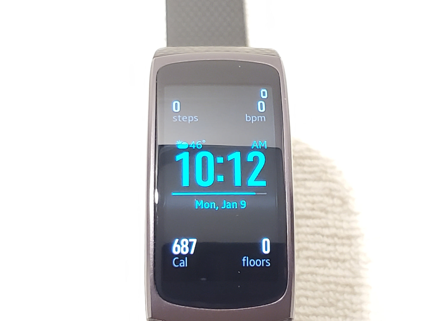Samsung Gear Fit 2 Fitness Tracker Smartwatch GPS Music Heart Rate R360 Gray