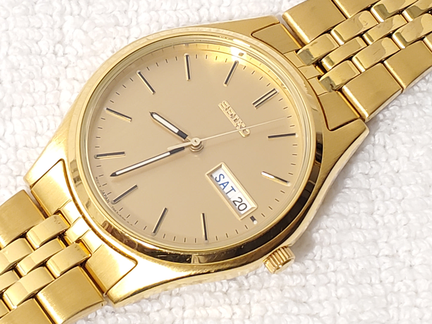 Vintage Seiko Men's Gold Tone Day Date Quartz Watch One Jewel Stainless Steel