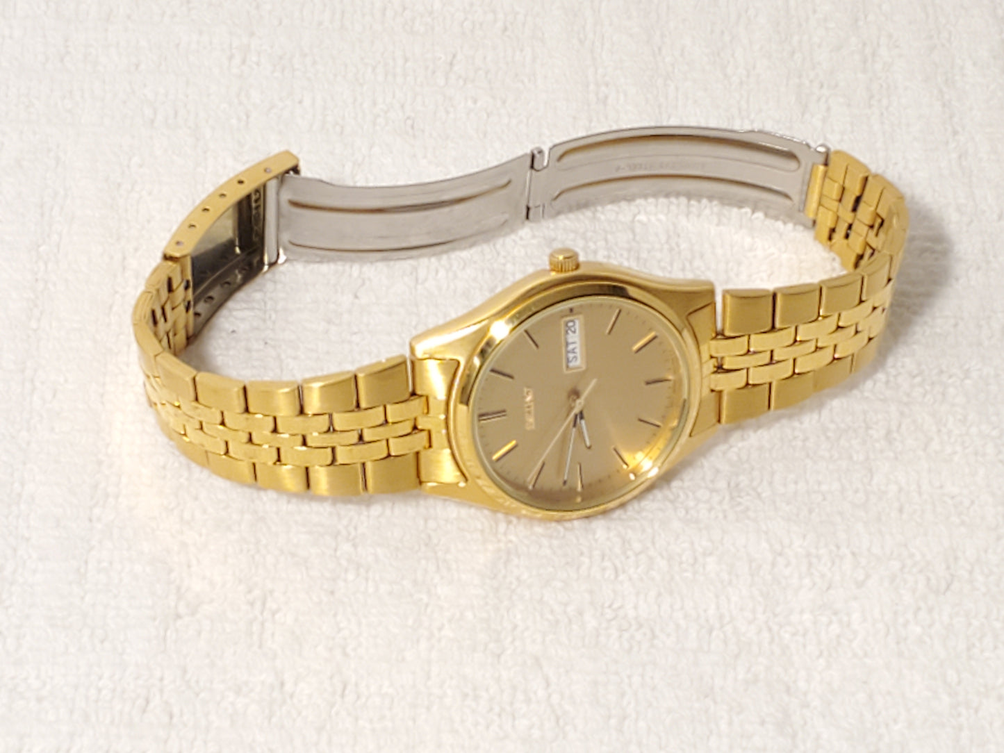 Vintage Seiko Men's Gold Tone Day Date Quartz Watch One Jewel Stainless Steel