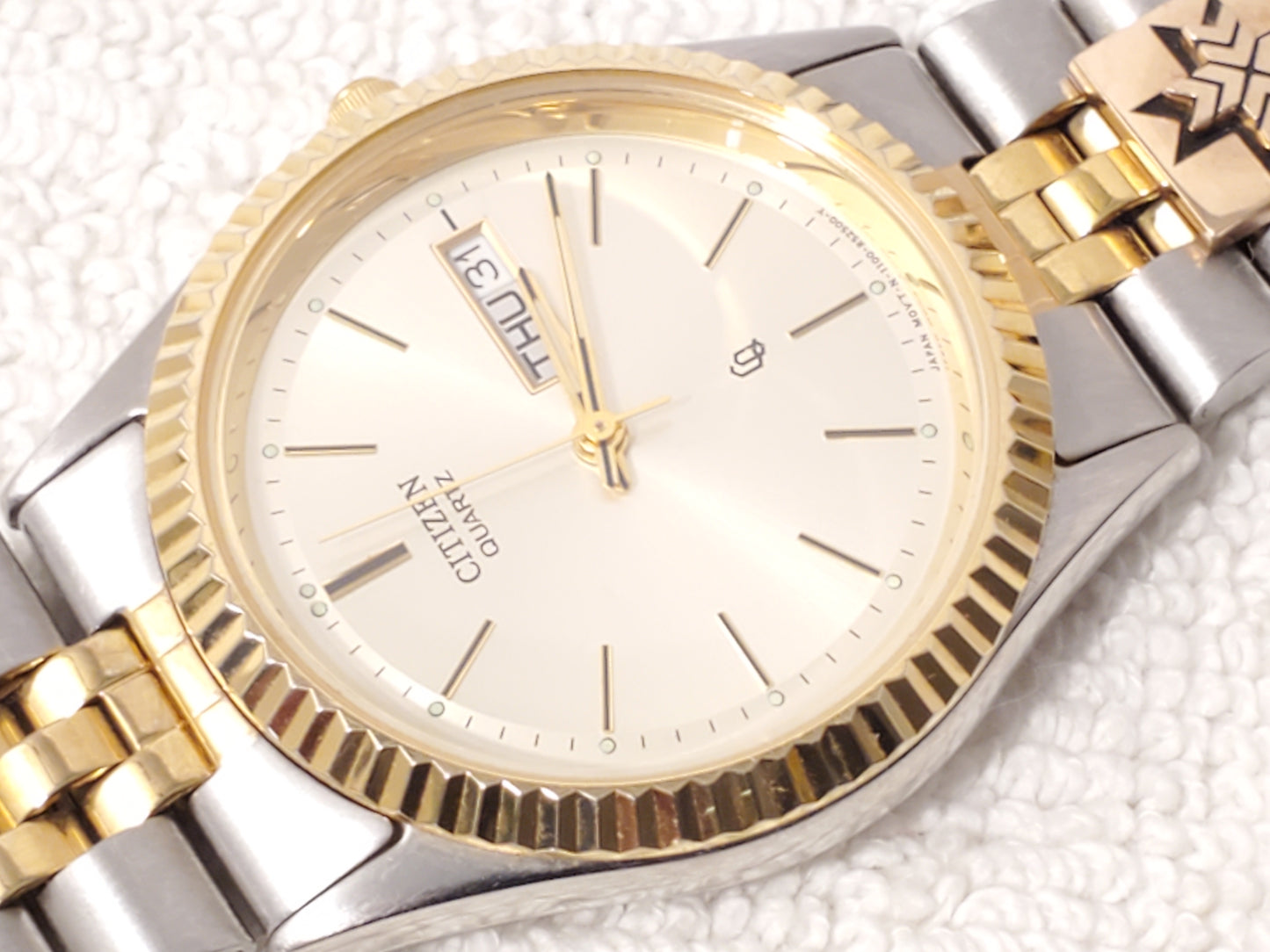 Vintage Citizen CQ Men's Day Date Presidential Watch Gold Tone Stainless Steel