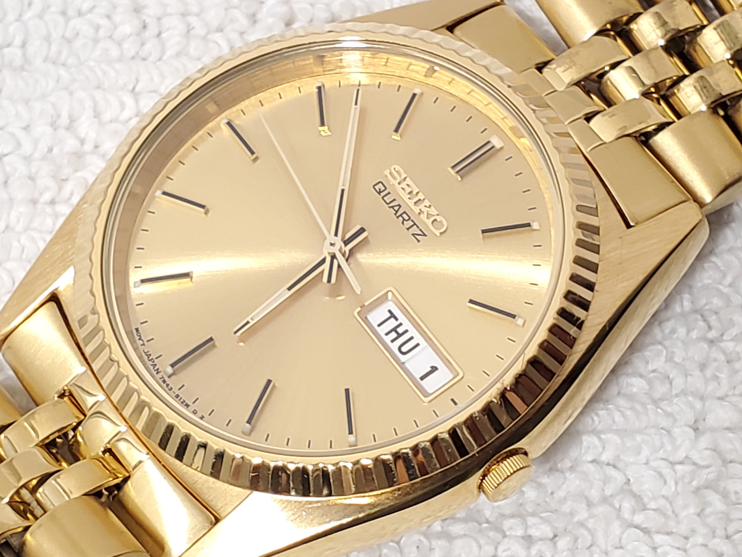 Vintage Seiko Men's Day Date Gold Tone Presidential Quartz Watch One Jewel SS