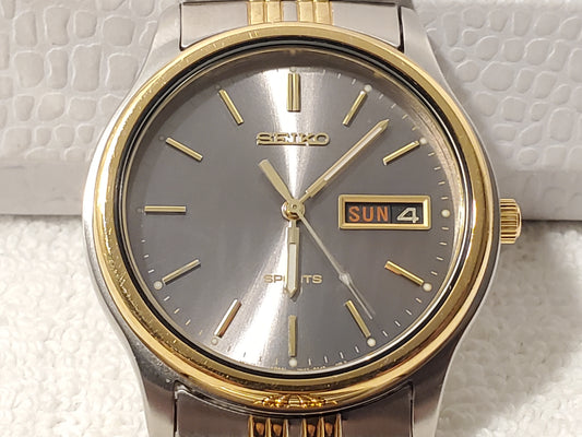 Vintage Seiko Men's Day Date Sports Watch Gold Tone Stainless Steel One Jewel