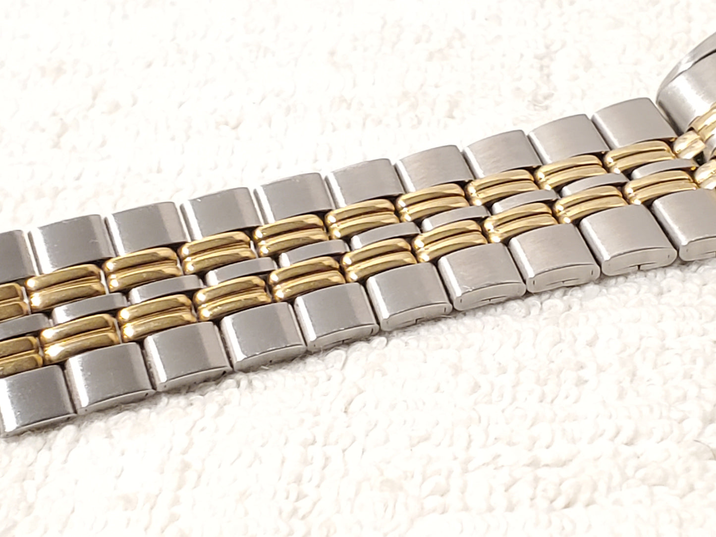 Vintage Seiko Men's Day Date Sports Watch Gold Tone Stainless Steel One Jewel