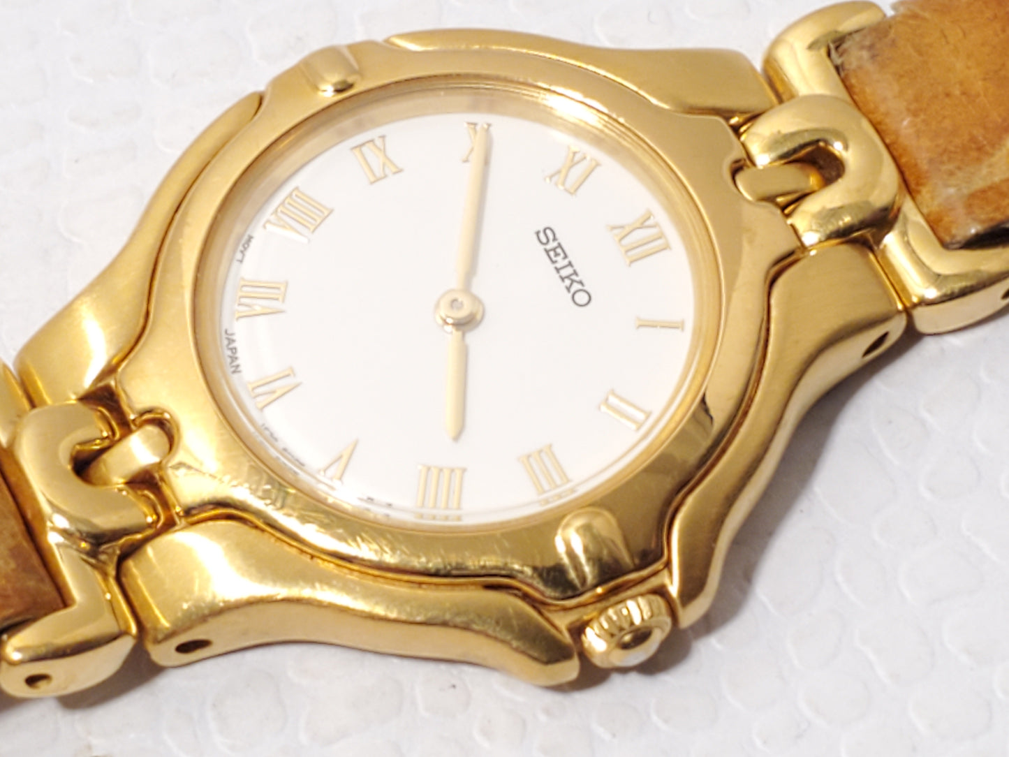 Vintage Seiko Women's Gold Plated Watch White Dial Roman Numerals Leather Strap