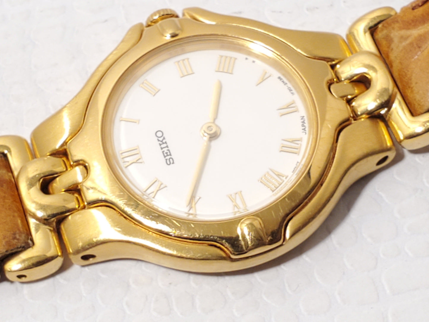 Vintage Seiko Women's Gold Plated Watch White Dial Roman Numerals Leather Strap