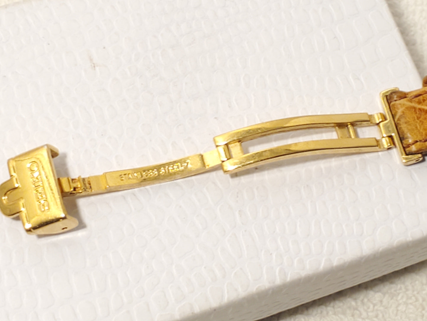 Vintage Seiko Women's Gold Plated Watch White Dial Roman Numerals Leather Strap