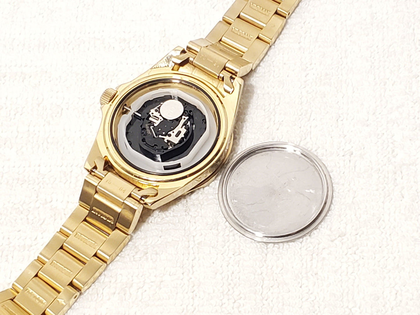 Invicta Men's Date Black Dial  Gold Plated Watch Stainless Steel WR 200 Meters