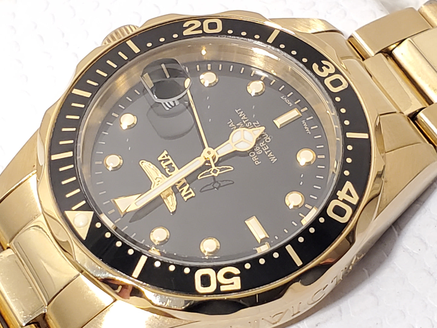 Invicta Men's Date Black Dial  Gold Plated Watch Stainless Steel WR 200 Meters