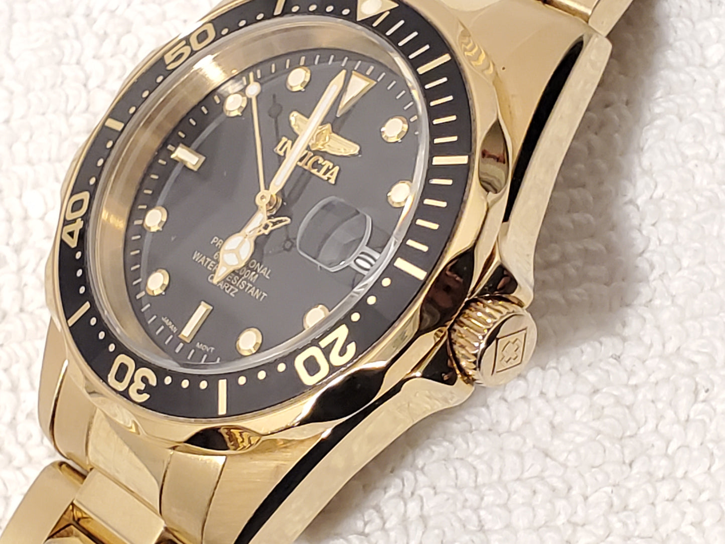 Invicta Men's Date Black Dial  Gold Plated Watch Stainless Steel WR 200 Meters