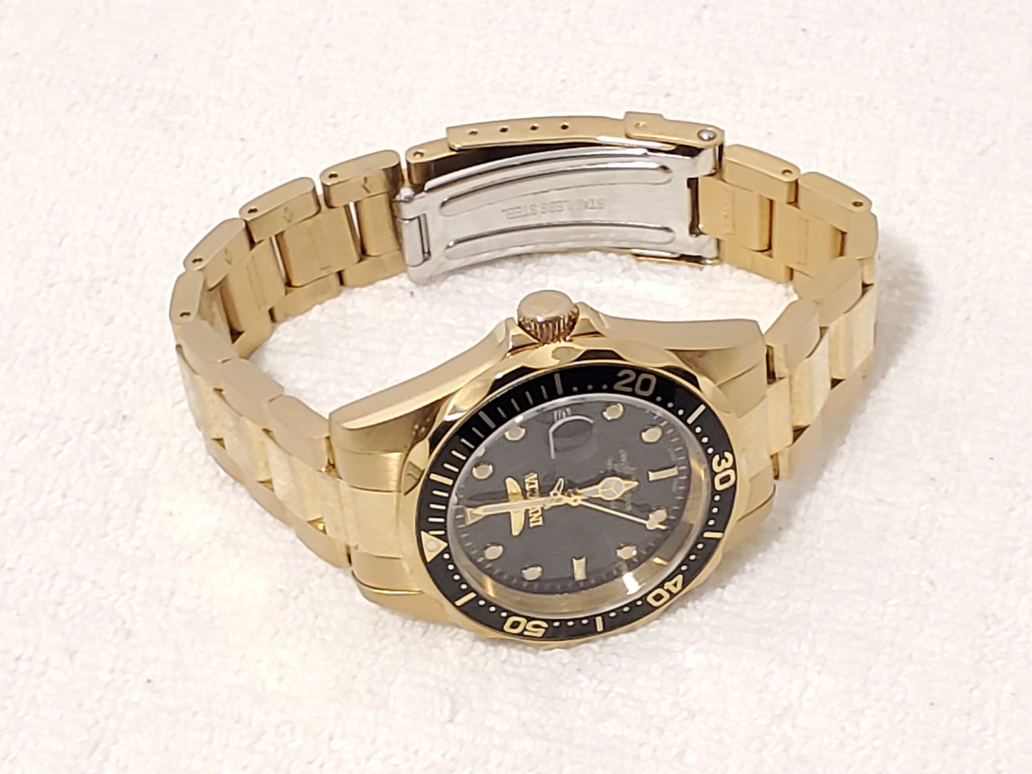 Invicta Men's Date Black Dial  Gold Plated Watch Stainless Steel WR 200 Meters