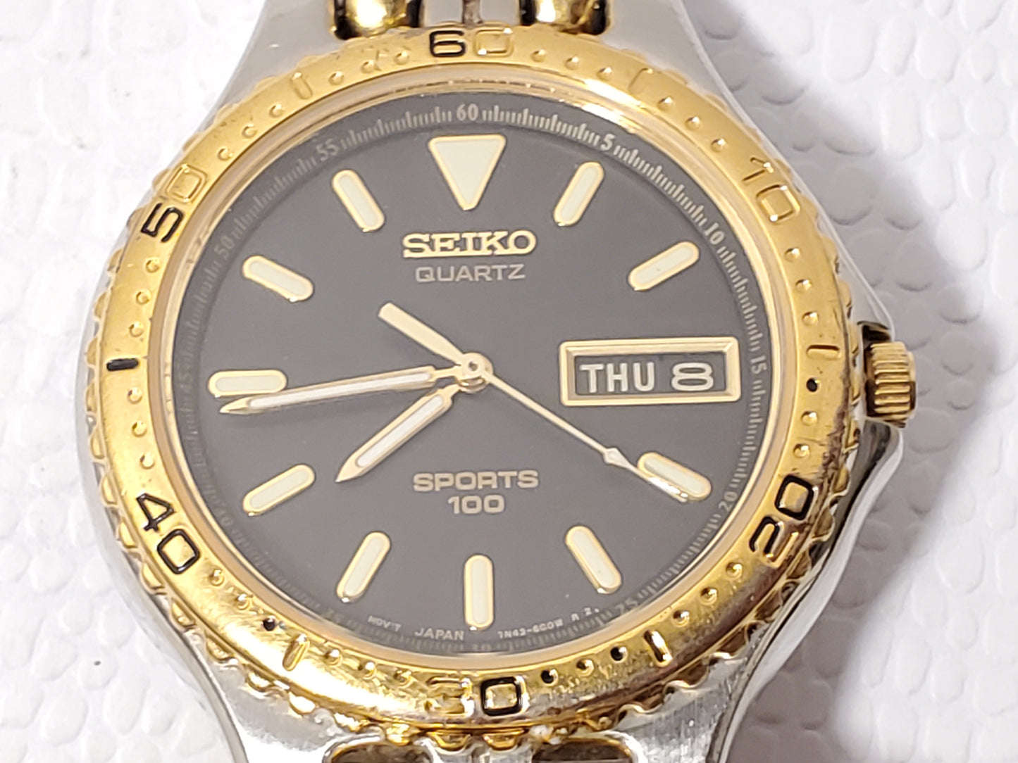 Vintage Seiko Men's Day Date Quartz Watch Black Dial Gold Tone Stainless Steel