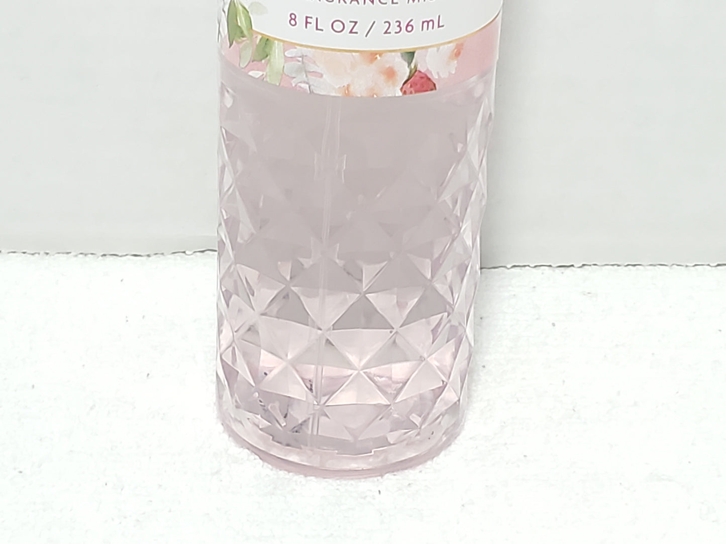 Gingham Gorgeous by Bath & Body Works Women's 8 oz Fine Fragrance Mist Spray