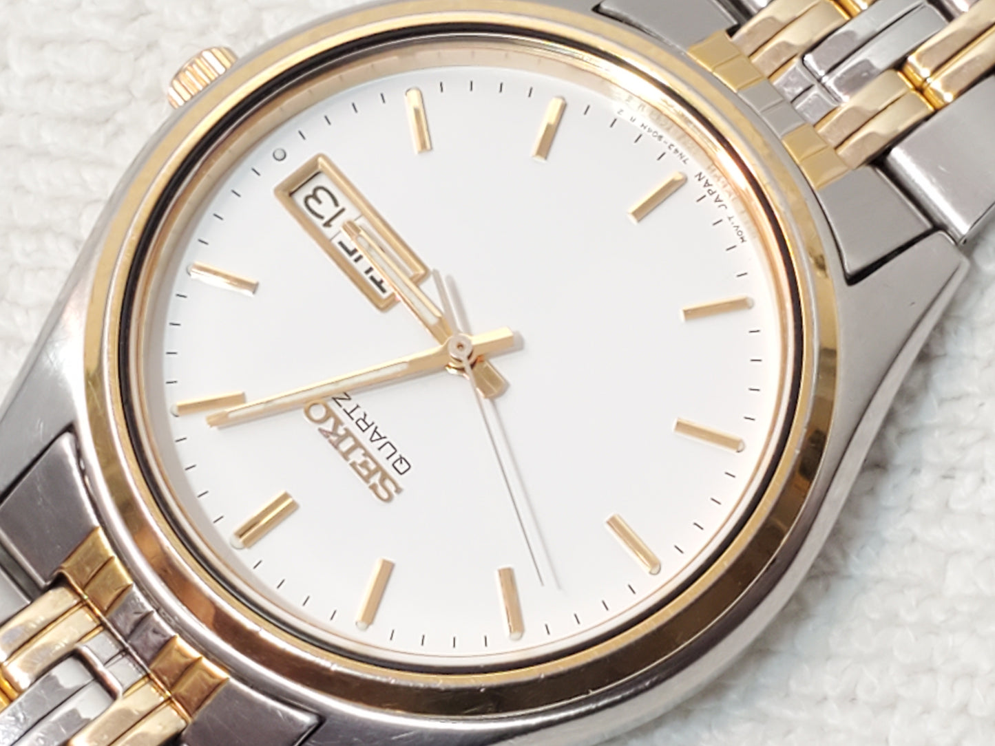 Vintage Seiko Men's Day Date Gold Tone Stainless Steel Quartz Watch White Dial