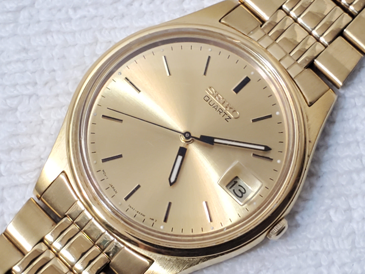 Vintage Seiko Gold Tone Men’s Date Quartz Watch Stainless Steel WR 30 Meters