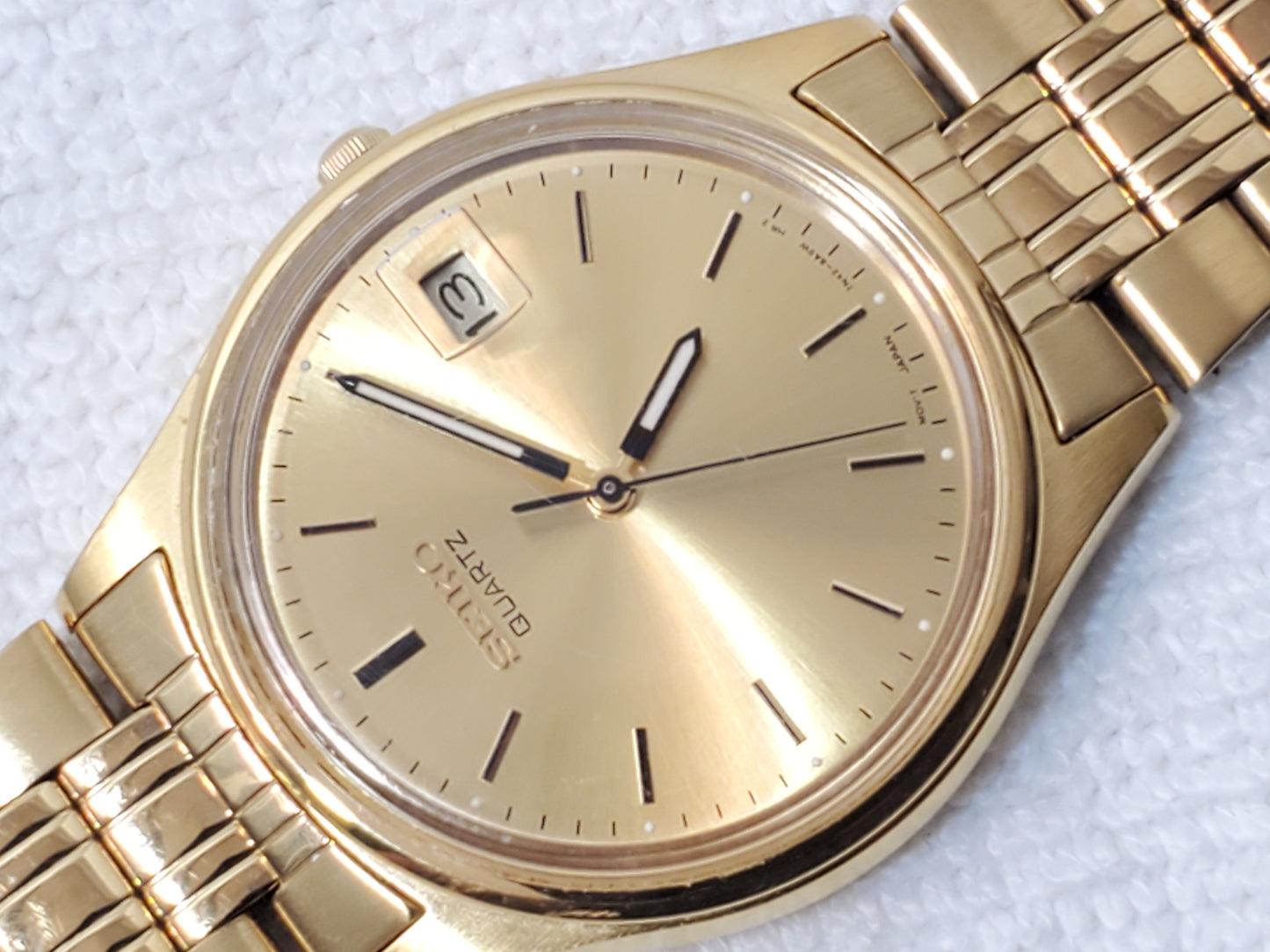 Vintage Seiko Gold Tone Men’s Date Quartz Watch Stainless Steel WR 30 Meters
