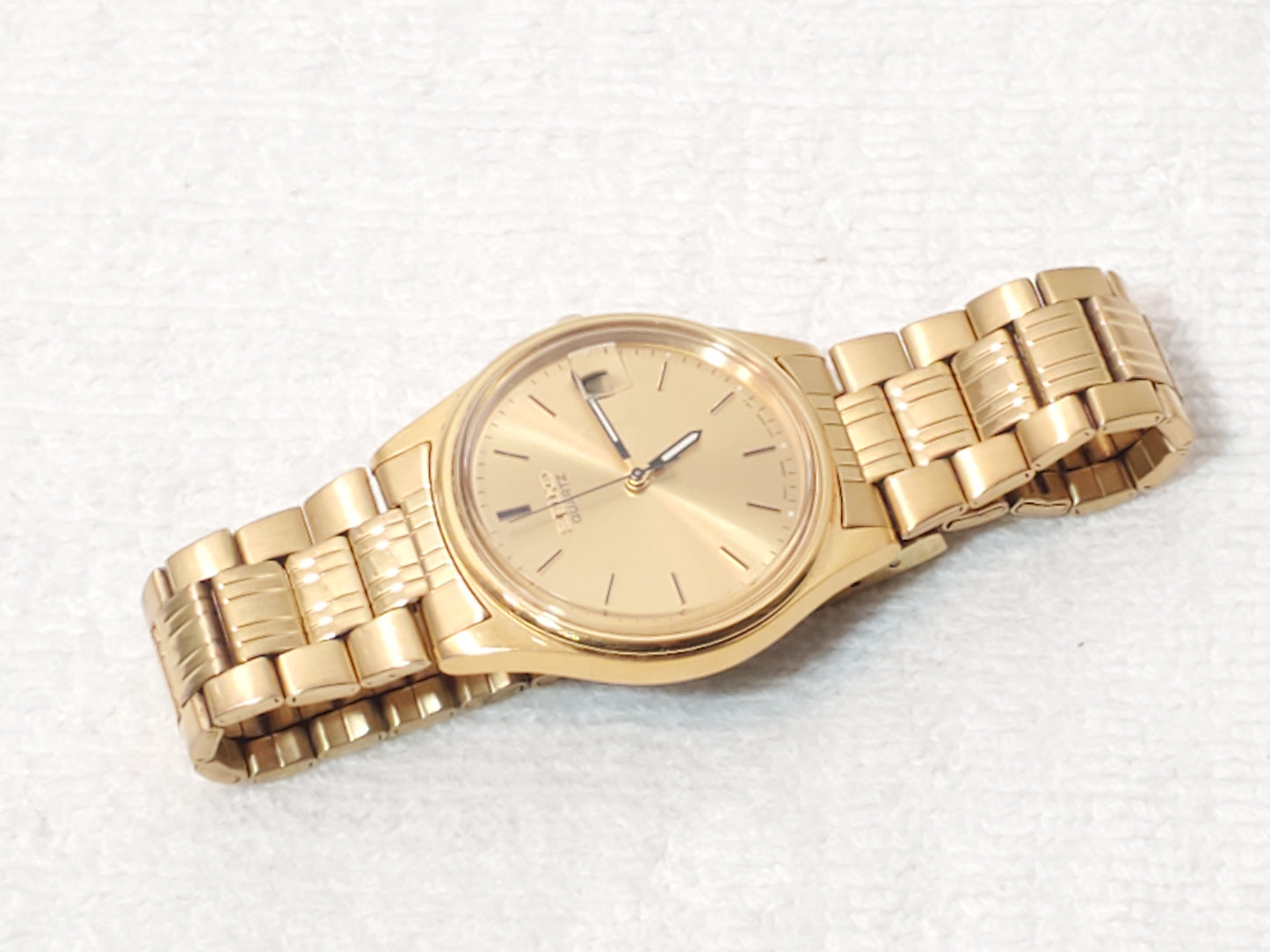 Vintage Seiko Gold Tone Men’s Date Quartz Watch Stainless Steel WR 30 Meters