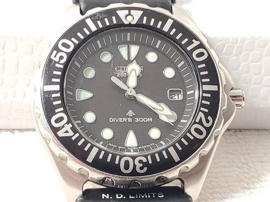 Vintage Citizen Eco Drive Promaster Diver 300 Meters Men's Date Watch Black SS