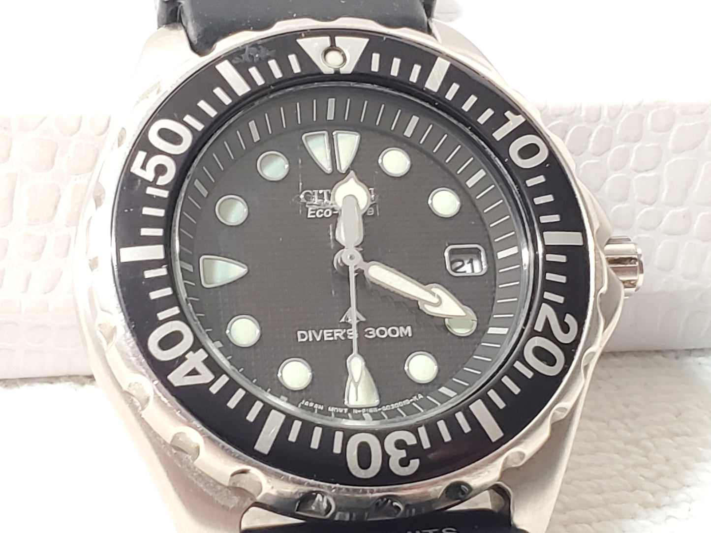 Vintage Citizen Eco Drive Promaster Diver 300 Meters Men's Date Watch Black SS