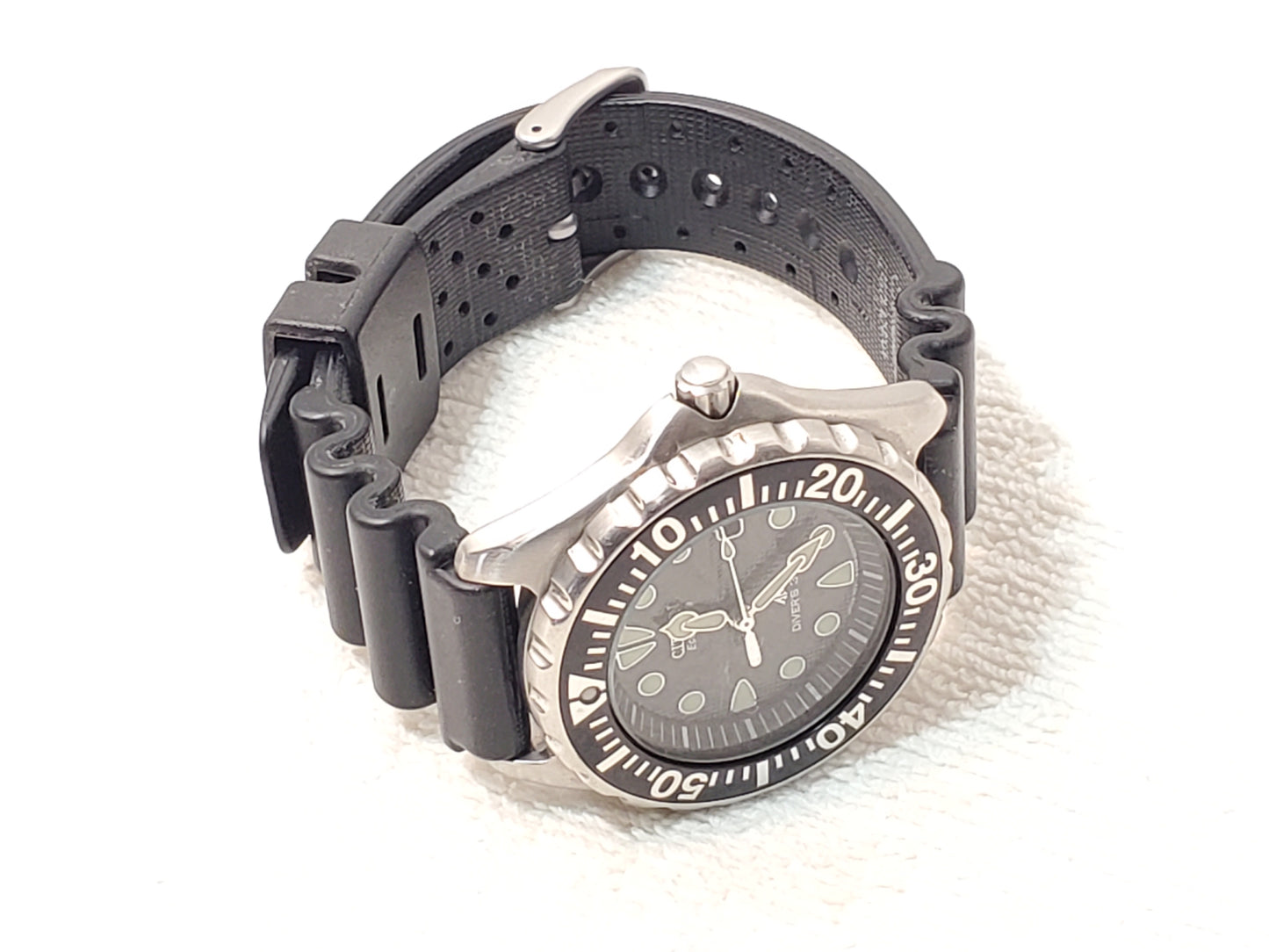 Vintage Citizen Eco Drive Promaster Diver 300 Meters Men's Date Watch Black SS