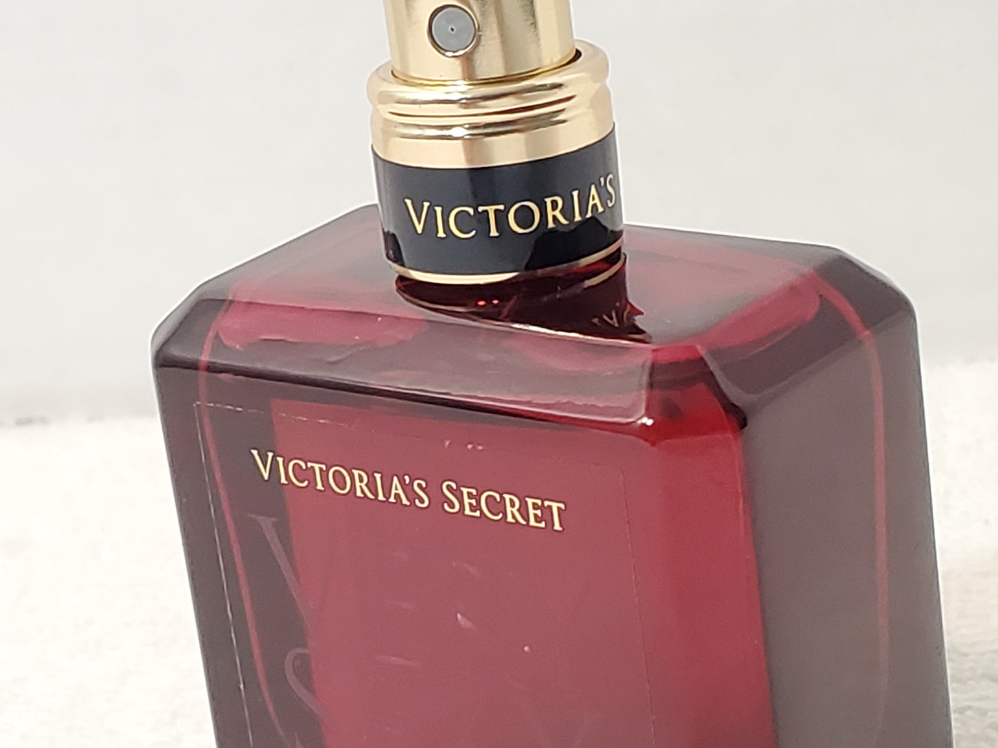 Victorias Secret Very Sexy Women's Perfume 1 oz Bottle Eau De Parfum Spray Red
